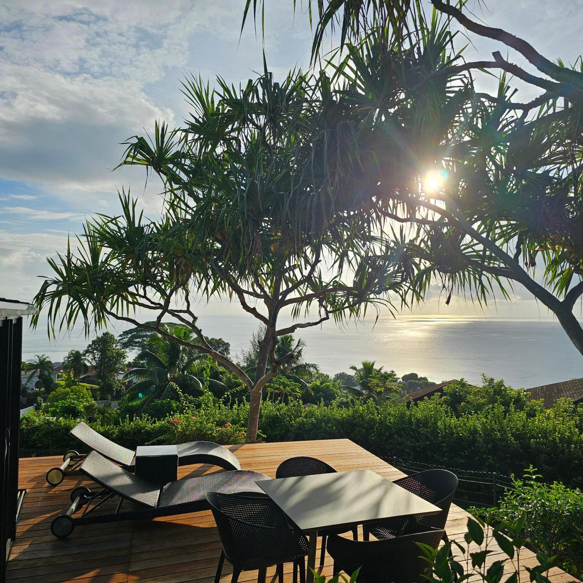 Jolie Maison Vue Ocean Et Moorea Punaauia  Exterior foto